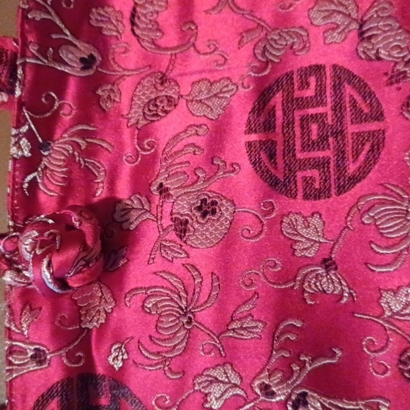 💙🏍Elegant Red Brocade Handbag - Picture 3 of 7